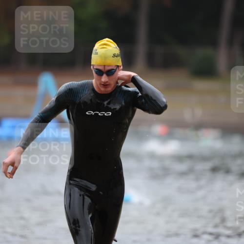 14.09.2025 - Stadtparktriathlon Michael Strokosch http://msf.ph/oto/8863836 14.09.2025 08:49:26 Schwimmen 307, 310 meine-sportfotos.de