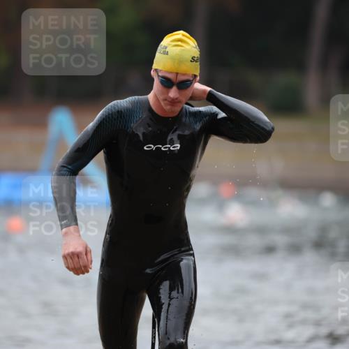 14.09.2025 - Stadtparktriathlon Michael Strokosch http://msf.ph/oto/8863837 14.09.2025 08:49:26 Schwimmen 307, 310 meine-sportfotos.de