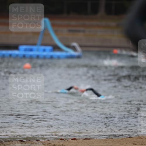 14.09.2025 - Stadtparktriathlon Michael Strokosch http://msf.ph/oto/8863844 14.09.2025 08:49:27 Schwimmen 307, 310, 334 meine-sportfotos.de