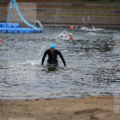 14.09.2025 - Stadtparktriathlon Michael Strokosch http://msf.ph/oto/8863846 14.09.2025 08:49:29 Schwimmen 307, 310, 334 meine-sportfotos.de