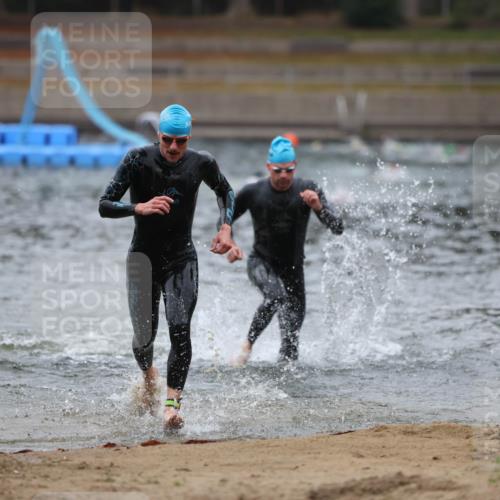 14.09.2025 - Stadtparktriathlon Michael Strokosch http://msf.ph/oto/8863872 14.09.2025 08:49:34 Schwimmen 307, 334 meine-sportfotos.de