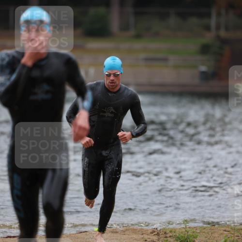 14.09.2025 - Stadtparktriathlon Michael Strokosch http://msf.ph/oto/8863888 14.09.2025 08:49:37 Schwimmen 307, 334 meine-sportfotos.de