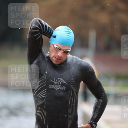 14.09.2025 - Stadtparktriathlon Michael Strokosch http://msf.ph/oto/8863899 14.09.2025 08:49:40 Schwimmen 307, 334 meine-sportfotos.de