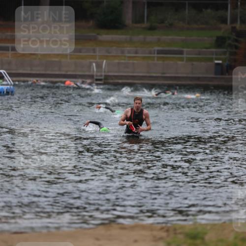 14.09.2025 - Stadtparktriathlon Michael Strokosch http://msf.ph/oto/8863903 14.09.2025 08:49:52 Schwimmen  meine-sportfotos.de