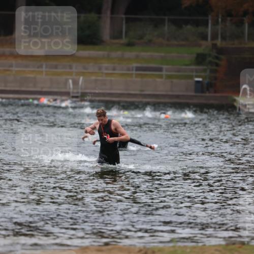 14.09.2025 - Stadtparktriathlon Michael Strokosch http://msf.ph/oto/8863908 14.09.2025 08:49:56 Schwimmen 351 meine-sportfotos.de