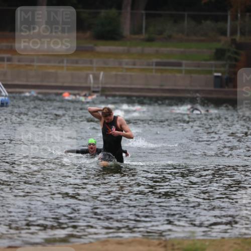 14.09.2025 - Stadtparktriathlon Michael Strokosch http://msf.ph/oto/8863910 14.09.2025 08:49:57 Schwimmen 351 meine-sportfotos.de