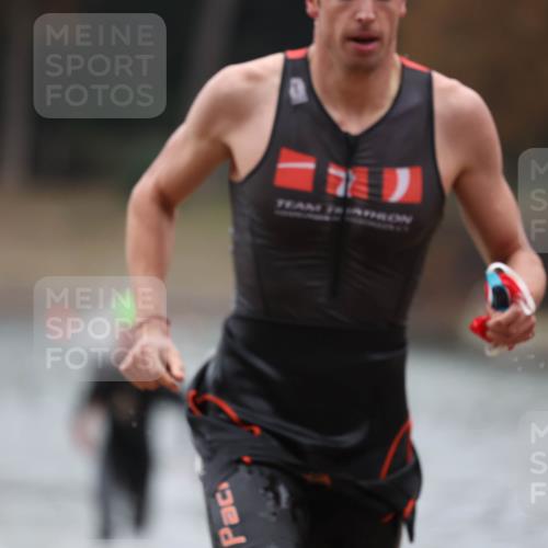 14.09.2025 - Stadtparktriathlon Michael Strokosch http://msf.ph/oto/8863954 14.09.2025 08:50:08 Schwimmen 309, 351, 355 meine-sportfotos.de