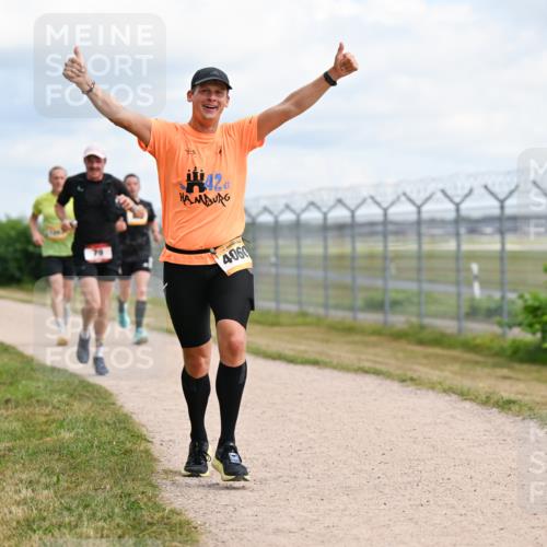 14.09.2025 - Airport Race Dr. Thomas Lammeyer http://msf.ph/oto/8863955 14.09.2025 12:03:54 Laufen 42, 4060 meine-sportfotos.de