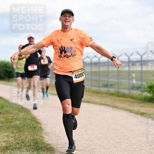 14.09.2025 - Airport Race Dr. Thomas Lammeyer http://msf.ph/oto/8863966 14.09.2025 12:03:54 Laufen 42, 4060 meine-sportfotos.de