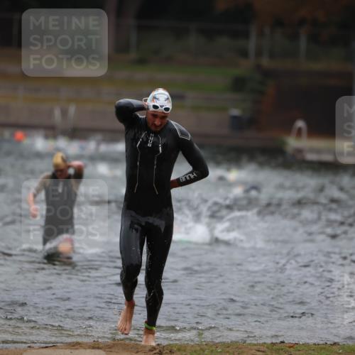 14.09.2025 - Stadtparktriathlon Michael Strokosch http://msf.ph/oto/8863985 14.09.2025 08:50:14 Schwimmen 309, 335, 355 meine-sportfotos.de