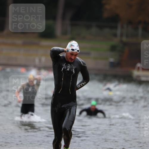 14.09.2025 - Stadtparktriathlon Michael Strokosch http://msf.ph/oto/8863991 14.09.2025 08:50:15 Schwimmen 309, 335, 355 meine-sportfotos.de