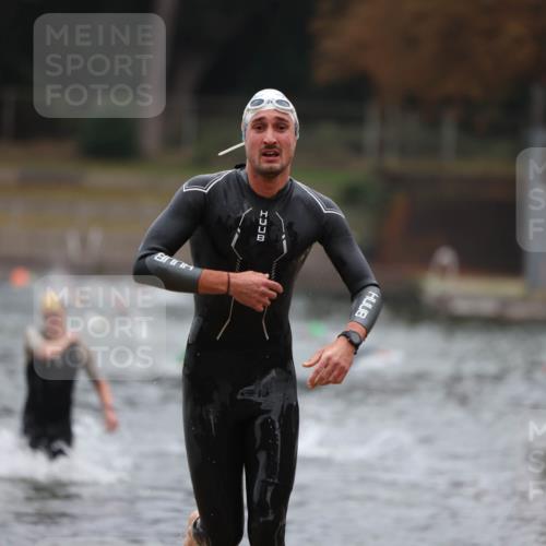 14.09.2025 - Stadtparktriathlon Michael Strokosch http://msf.ph/oto/8863995 14.09.2025 08:50:16 Schwimmen 309, 330, 335 meine-sportfotos.de
