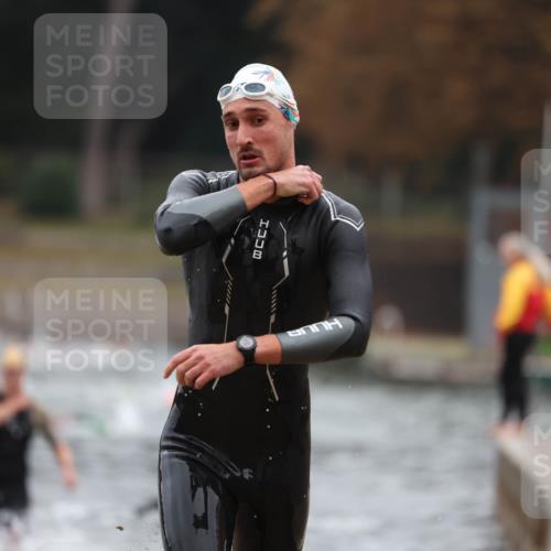 14.09.2025 - Stadtparktriathlon Michael Strokosch http://msf.ph/oto/8864000 14.09.2025 08:50:17 Schwimmen 309, 330, 335 meine-sportfotos.de