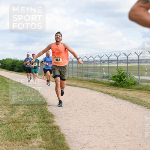 14.09.2025 - Airport Race Dr. Thomas Lammeyer http://msf.ph/oto/8864057 14.09.2025 12:04:01 Laufen 803, 582 meine-sportfotos.de
