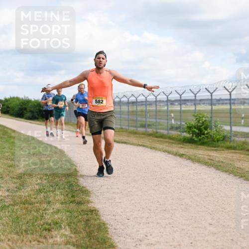 14.09.2025 - Airport Race Dr. Thomas Lammeyer http://msf.ph/oto/8864059 14.09.2025 12:04:01 Laufen 803, 582 meine-sportfotos.de