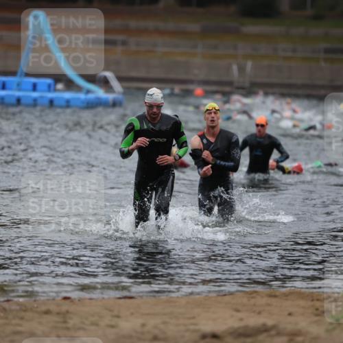14.09.2025 - Stadtparktriathlon Michael Strokosch http://msf.ph/oto/8864060 14.09.2025 08:50:41 Schwimmen 314, 365 meine-sportfotos.de