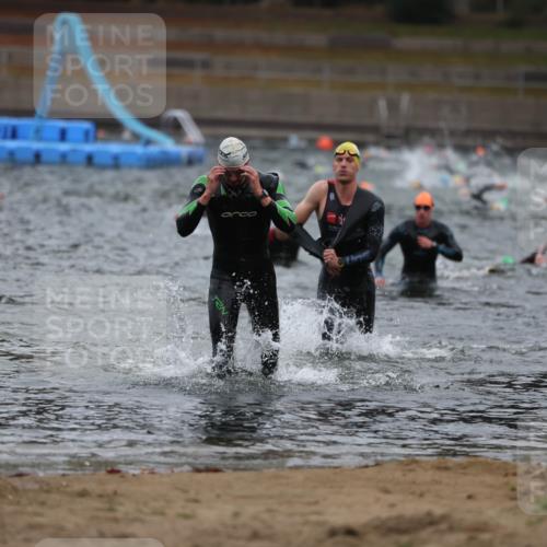 14.09.2025 - Stadtparktriathlon Michael Strokosch http://msf.ph/oto/8864063 14.09.2025 08:50:42 Schwimmen 314, 365 meine-sportfotos.de