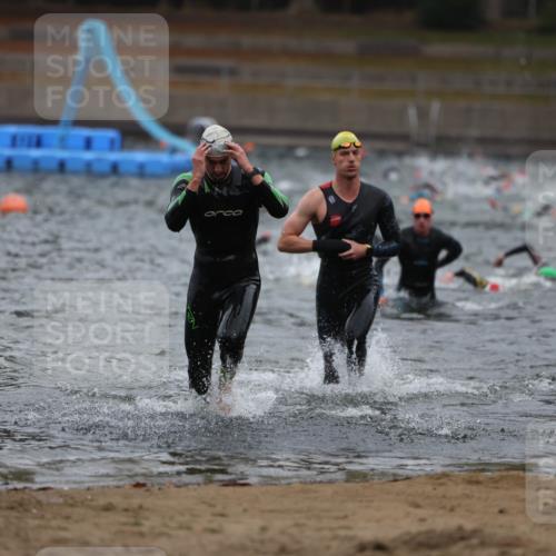 14.09.2025 - Stadtparktriathlon Michael Strokosch http://msf.ph/oto/8864067 14.09.2025 08:50:43 Schwimmen 314, 322, 365 meine-sportfotos.de