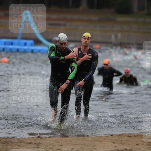 14.09.2025 - Stadtparktriathlon Michael Strokosch http://msf.ph/oto/8864073 14.09.2025 08:50:44 Schwimmen 314, 322, 365 meine-sportfotos.de