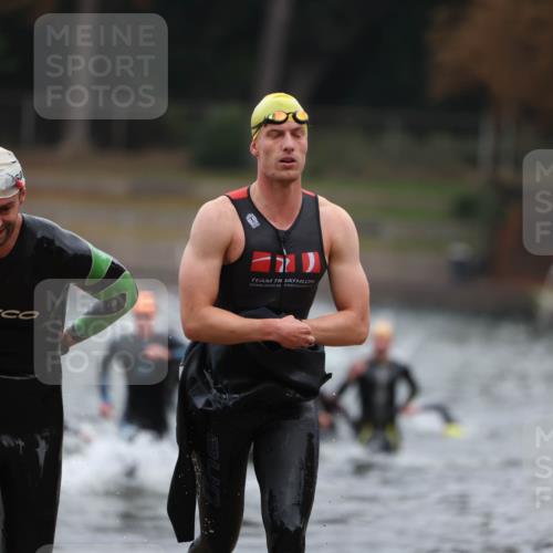 14.09.2025 - Stadtparktriathlon Michael Strokosch http://msf.ph/oto/8864086 14.09.2025 08:50:47 Schwimmen 314, 322, 331, 344, 365, 377 meine-sportfotos.de
