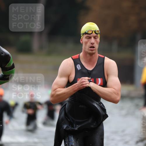 14.09.2025 - Stadtparktriathlon Michael Strokosch http://msf.ph/oto/8864091 14.09.2025 08:50:48 Schwimmen 314, 322, 331, 344, 365, 374, 377 meine-sportfotos.de