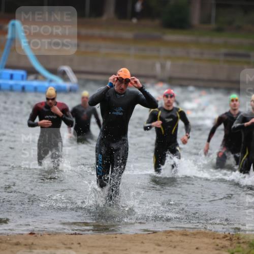 14.09.2025 - Stadtparktriathlon Michael Strokosch http://msf.ph/oto/8864097 14.09.2025 08:50:51 Schwimmen 314, 322, 331, 344, 365, 374, 377 meine-sportfotos.de