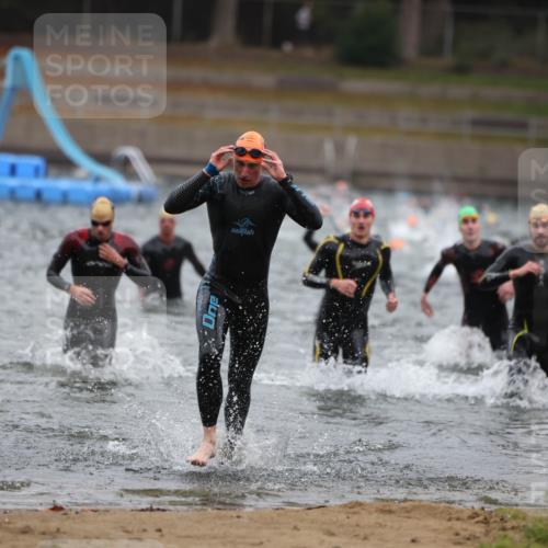 14.09.2025 - Stadtparktriathlon Michael Strokosch http://msf.ph/oto/8864098 14.09.2025 08:50:51 Schwimmen 314, 322, 331, 344, 365, 374, 377 meine-sportfotos.de