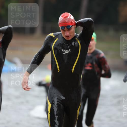 14.09.2025 - Stadtparktriathlon Michael Strokosch http://msf.ph/oto/8864132 14.09.2025 08:50:58 Schwimmen 322, 331, 344, 361, 368, 374, 377 meine-sportfotos.de