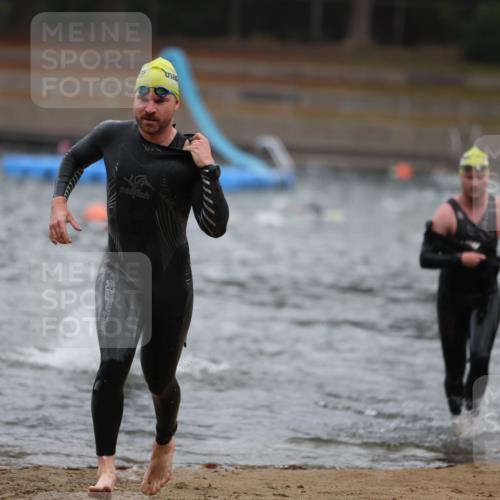 14.09.2025 - Stadtparktriathlon Michael Strokosch http://msf.ph/oto/8864148 14.09.2025 08:51:03 Schwimmen 331, 344, 361, 368, 374, 376, 377 meine-sportfotos.de
