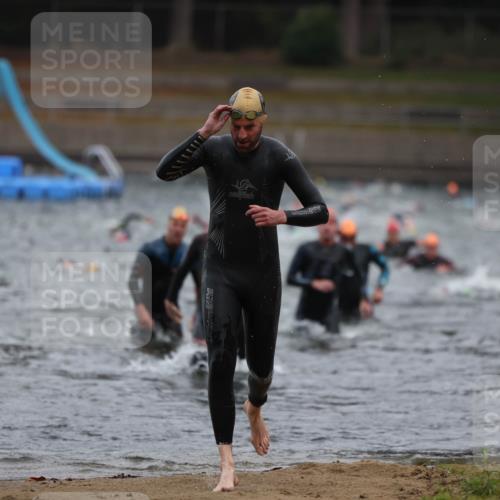 14.09.2025 - Stadtparktriathlon Michael Strokosch http://msf.ph/oto/8864202 14.09.2025 08:51:19 Schwimmen 301, 339, 340, 350 meine-sportfotos.de