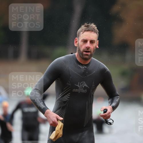 14.09.2025 - Stadtparktriathlon Michael Strokosch http://msf.ph/oto/8864220 14.09.2025 08:51:23 Schwimmen 301, 318, 339, 340, 350 meine-sportfotos.de