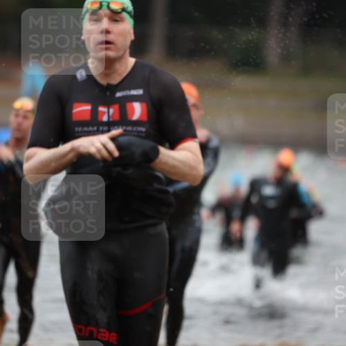 14.09.2025 - Stadtparktriathlon Michael Strokosch http://msf.ph/oto/8864236 14.09.2025 08:51:27 Schwimmen 301, 318, 324, 340, 347, 350, 354, 373 meine-sportfotos.de
