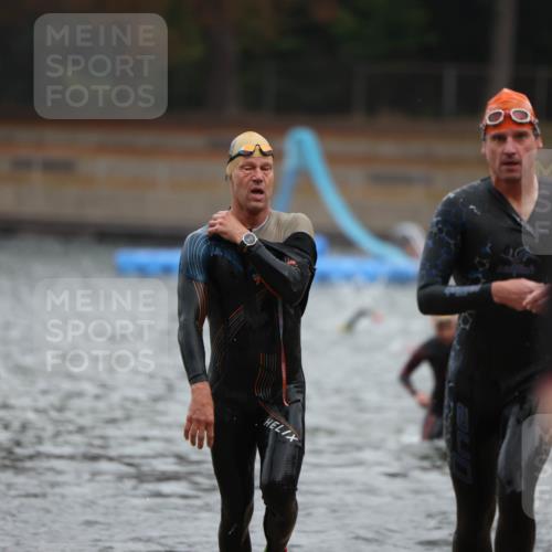 14.09.2025 - Stadtparktriathlon Michael Strokosch http://msf.ph/oto/8864239 14.09.2025 08:51:28 Schwimmen 301, 318, 324, 340, 347, 350, 354, 373 meine-sportfotos.de