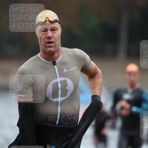 14.09.2025 - Stadtparktriathlon Michael Strokosch http://msf.ph/oto/8864250 14.09.2025 08:51:31 Schwimmen 301, 318, 324, 340, 347, 350, 354, 373 meine-sportfotos.de