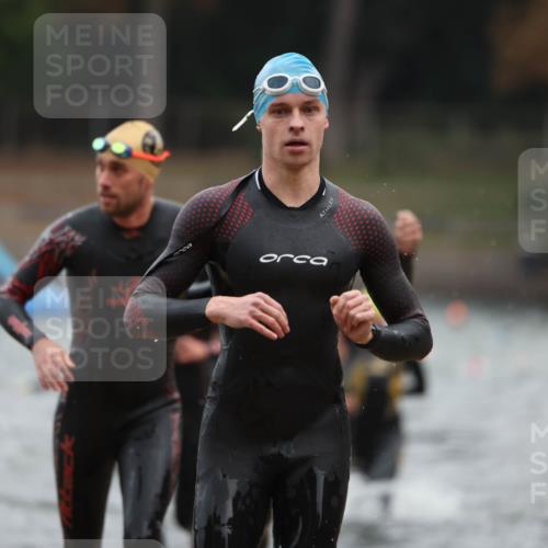 14.09.2025 - Stadtparktriathlon Michael Strokosch http://msf.ph/oto/8864272 14.09.2025 08:51:37 Schwimmen 318, 323, 324, 345, 347, 354, 363, 370, 373, 375 meine-sportfotos.de