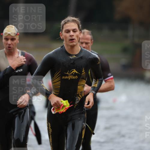 14.09.2025 - Stadtparktriathlon Michael Strokosch http://msf.ph/oto/8864297 14.09.2025 08:51:44 Schwimmen 323, 326, 345, 352, 362, 363, 370, 371, 375 meine-sportfotos.de