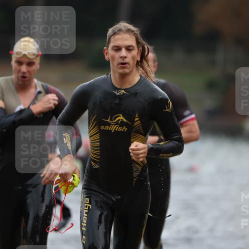 14.09.2025 - Stadtparktriathlon Michael Strokosch http://msf.ph/oto/8864300 14.09.2025 08:51:44 Schwimmen 323, 326, 345, 352, 362, 363, 370, 371, 375 meine-sportfotos.de