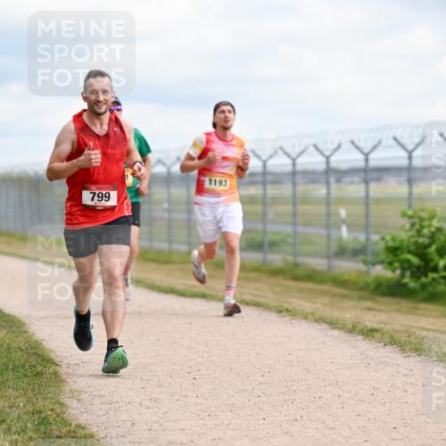 14.09.2025 - Airport Race Dr. Thomas Lammeyer http://msf.ph/oto/8864313 14.09.2025 12:04:22 Laufen 799, 1193 meine-sportfotos.de