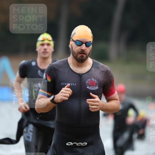 14.09.2025 - Stadtparktriathlon Michael Strokosch http://msf.ph/oto/8864314 14.09.2025 08:51:47 Schwimmen 304, 323, 326, 333, 342, 345, 352, 358, 362, 363, 370, 371, 375 meine-sportfotos.de