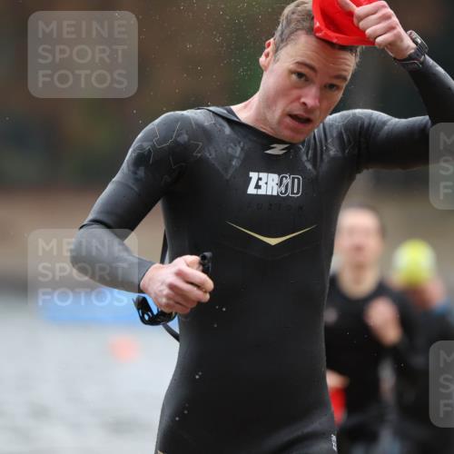 14.09.2025 - Stadtparktriathlon Michael Strokosch http://msf.ph/oto/8864340 14.09.2025 08:51:53 Schwimmen 304, 326, 333, 342, 352, 358, 362, 371 meine-sportfotos.de
