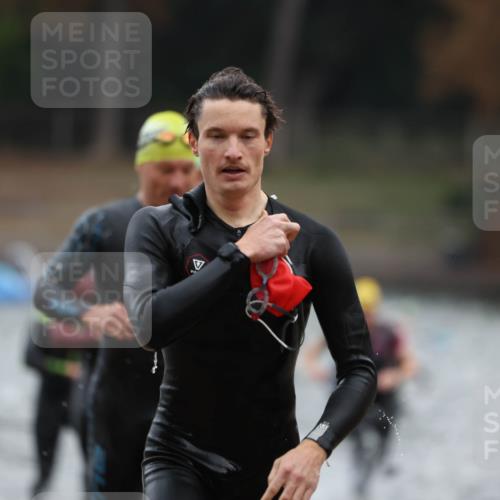 14.09.2025 - Stadtparktriathlon Michael Strokosch http://msf.ph/oto/8864345 14.09.2025 08:51:54 Schwimmen 304, 326, 333, 337, 342, 352, 358, 362, 371 meine-sportfotos.de
