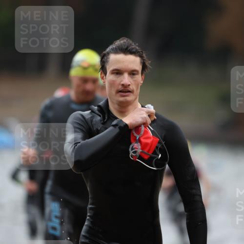 14.09.2025 - Stadtparktriathlon Michael Strokosch http://msf.ph/oto/8864346 14.09.2025 08:51:54 Schwimmen 304, 326, 333, 337, 342, 352, 358, 362, 371 meine-sportfotos.de