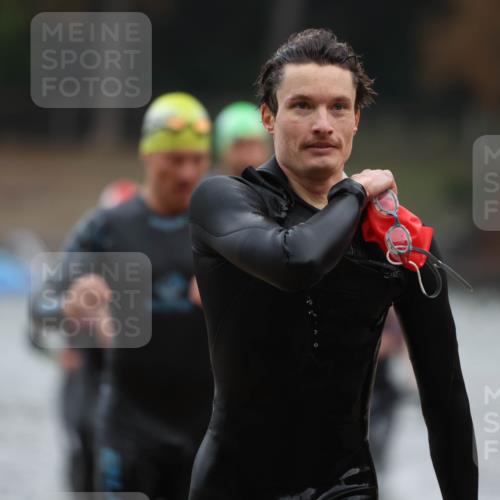 14.09.2025 - Stadtparktriathlon Michael Strokosch http://msf.ph/oto/8864348 14.09.2025 08:51:55 Schwimmen 304, 333, 337, 342, 352, 358, 362, 371, 451 meine-sportfotos.de