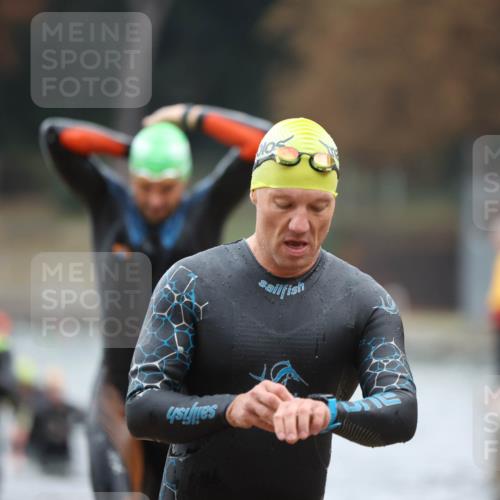14.09.2025 - Stadtparktriathlon Michael Strokosch http://msf.ph/oto/8864352 14.09.2025 08:51:56 Schwimmen 304, 333, 337, 342, 352, 358, 362, 371, 451 meine-sportfotos.de