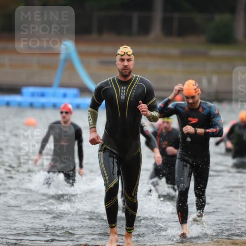 14.09.2025 - Stadtparktriathlon Michael Strokosch http://msf.ph/oto/8864382 14.09.2025 08:52:03 Schwimmen 304, 327, 328, 337, 341, 342, 366, 372, 451 meine-sportfotos.de