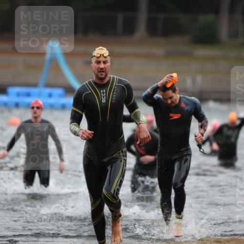 14.09.2025 - Stadtparktriathlon Michael Strokosch http://msf.ph/oto/8864383 14.09.2025 08:52:03 Schwimmen 304, 327, 328, 337, 341, 342, 366, 372, 451 meine-sportfotos.de