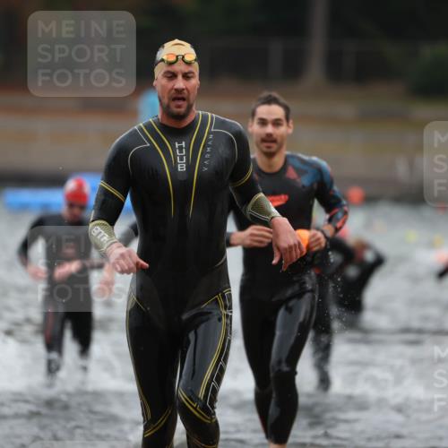 14.09.2025 - Stadtparktriathlon Michael Strokosch http://msf.ph/oto/8864388 14.09.2025 08:52:04 Schwimmen 327, 328, 337, 341, 366, 372, 451 meine-sportfotos.de