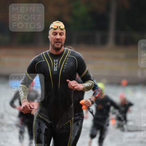 14.09.2025 - Stadtparktriathlon Michael Strokosch http://msf.ph/oto/8864391 14.09.2025 08:52:05 Schwimmen 327, 328, 337, 341, 366, 372, 451 meine-sportfotos.de
