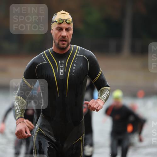 14.09.2025 - Stadtparktriathlon Michael Strokosch http://msf.ph/oto/8864396 14.09.2025 08:52:06 Schwimmen 327, 328, 337, 341, 366, 372, 451 meine-sportfotos.de