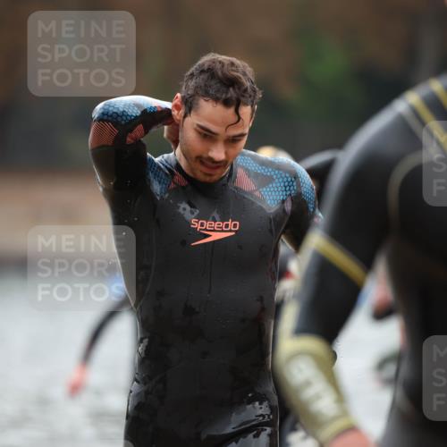 14.09.2025 - Stadtparktriathlon Michael Strokosch http://msf.ph/oto/8864400 14.09.2025 08:52:07 Schwimmen 316, 325, 327, 328, 337, 341, 366, 372, 451 meine-sportfotos.de